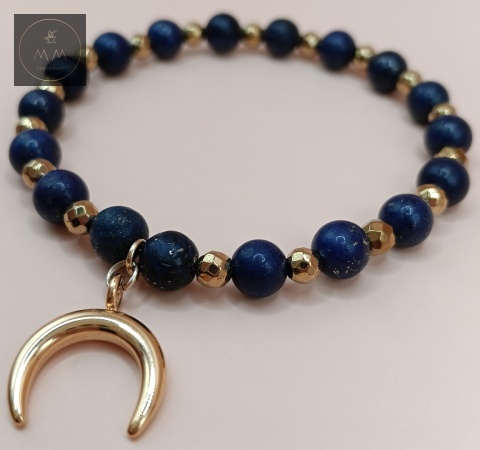 bransoletka-z-kamieni-naturalnych-lapis-lazuli-i-hematyt-zawieszka-róg-obfitości-handmade-zbliżenie