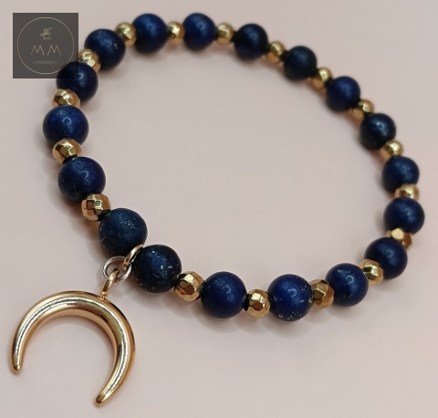 bransoletka-z-kamieni-naturalnych-lapis-lazuli-i-hematyt-zawieszka-róg-obfitości-handmade-zbliżenie-bok