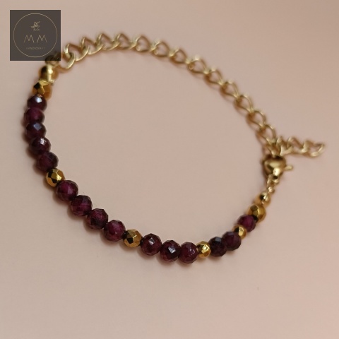 asymetryczna-bransoletka-IGNIS-kamienie-naturalne-granat-i-hematyt-stal-chirurgiczna-handmade-rzut-z-góry