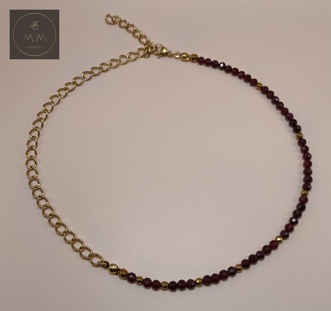 asymetryczny-choker-IGNIS-kamienie-naturalne-granat-i-hematyt-stal-chirurgiczna-handmade-rzut-z-góry