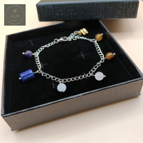 bransoletka-7-czakr-z-kamieni-naturalnych-i-stali-chirurgicznej-handmade-w-ozdobnym-pudełku