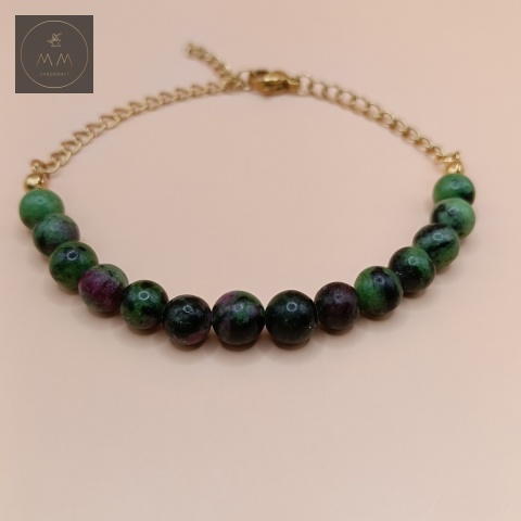bransoletka-LUNA-kamienie-naturalne-zoisyt-z-rubinem-stal-chirurgiczna-handmade-zbliżenie