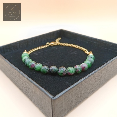 bransoletka-LUNA-kamienie-naturalne-zoisyt-z-rubinem-stal-chirurgiczna-handmade-w-ozdobnym-pudełku