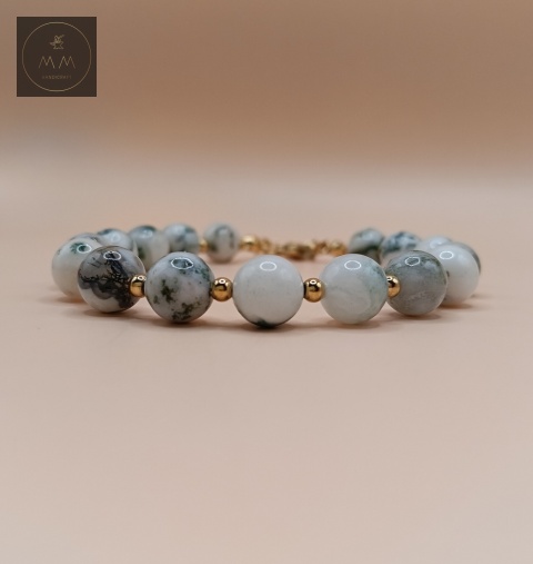 bransoletka-z-kamieni-naturalnych-agat-mszysty-biało-zielony-handmade-zbliżenie-na-kamienie