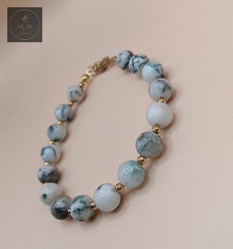 bransoletka-z-kamieni-naturalnych-agat-mszysty-biało-zielony-handmade-zbliżenie