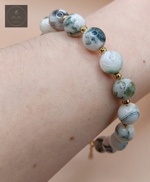 bransoletka-z-kamieni-naturalnych-agat-mszysty-biało-zielony-handmade-na-nadgarstku