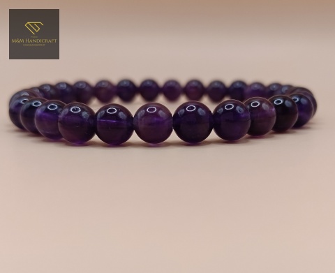 bransoletka-z-kamieni-naturalnych-ametyst-handmade-zbliżenie-na-kamienie