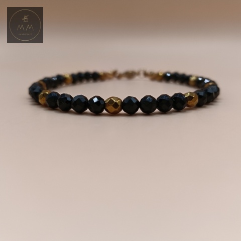 bransoletka-z-czarnego-turmalinu-i-hematytu-z-kamieni-naturalnych-handmade-zbliżenie-na-kamienie