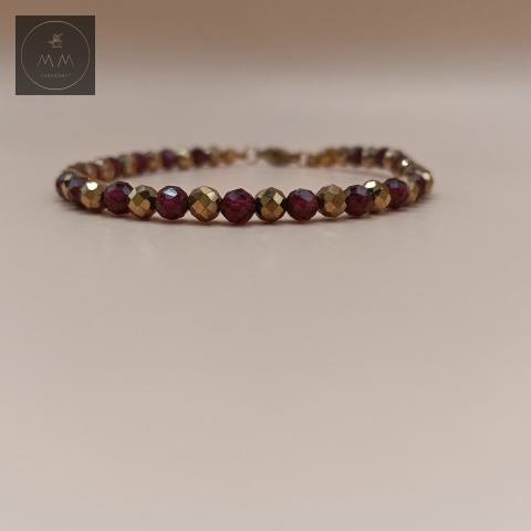 bransoletka-z-kamieni-naturalnych-granat-i-hematyt-handmade-zbliżenie-na-kamienie