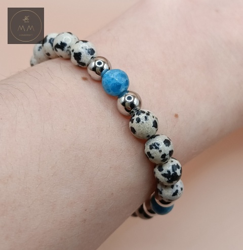 bransoletka-z-kamieni-naturalnych-jaspis-dalmatyński-i-apatyt-handmade-na-nadgarstku