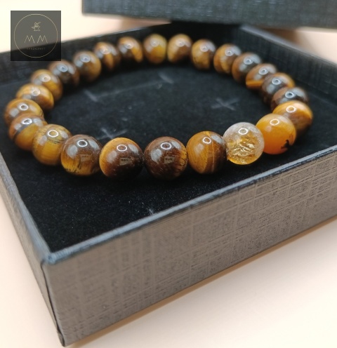 męska-bransoletka-z-kamieni-naturalnych-tygrysie-oko-i-cytryn-handmade-zbliżenie-w-ozdobnym-pudełku