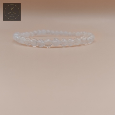 bransoletka-z-kamieni-naturalnych-kryształ-górski-handmade-zbliżenie-na-kamienie