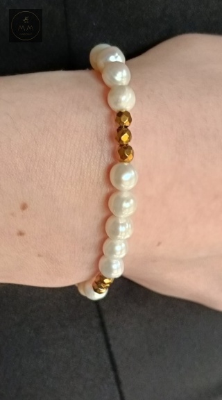 Elegancka bransoletka z pereł naturalnych i hematytu złotego - biżuteria handmade