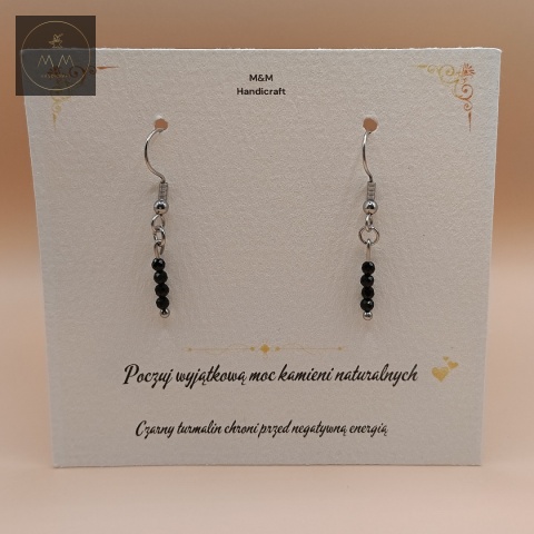 kolczyki-z-kamieni-naturalnych-czarny-turmalin-bigle-stal-chirurgiczna-handmade-zbliżenie-na-kamienie