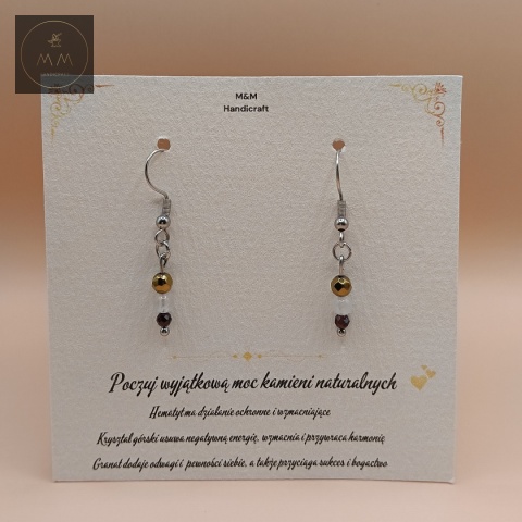 kolczyki-z-kamieni-naturalnych-hematyt-granat-i-kryształ-górski-bigle-stal-chirurgiczna-handmade-zbliżenie-na-kamienie