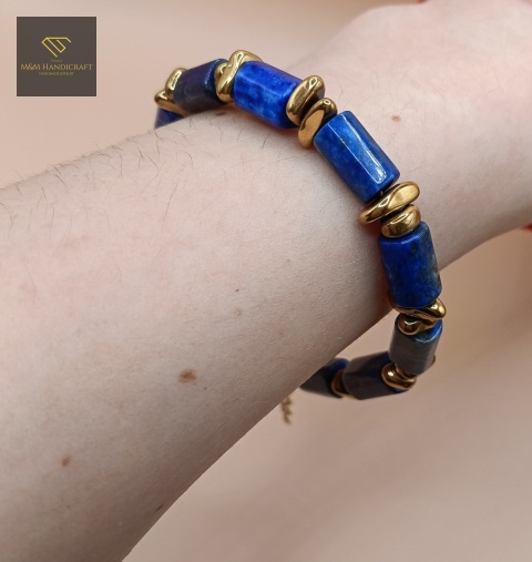bransoletka-z-kamieni-naturalnych-lapis-lazuli-i-hematyt-handmade-na-nadgarstku
