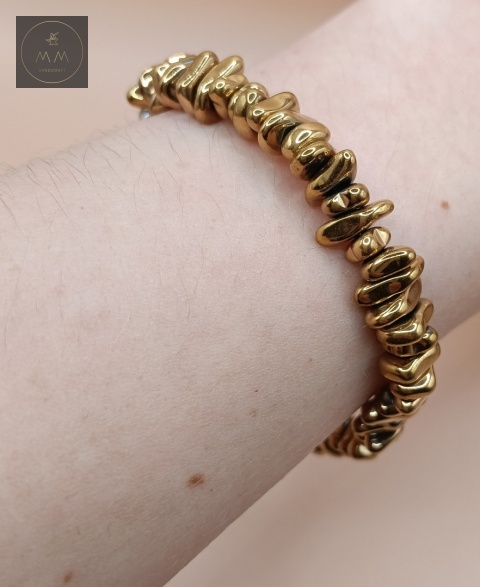 bransoletka-z-kamieni-naturalnych-hematyt-sieczka-handmade-na-nadgarstku