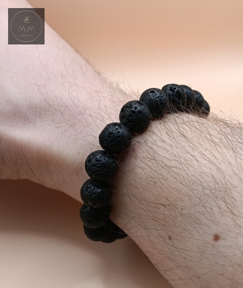męska-bransoletka-z-kamieni-naturalnych-lawa-wulkaniczna-handmade-na-nadgarstku