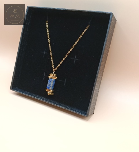 naszyjnik-lapis-lazuli-i-hematyt-stal-chirurgiczna-handmade-w-ozdobnym-pudełku-bokiem