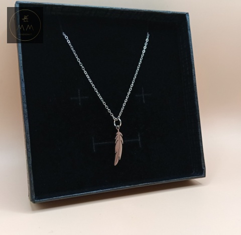 naszyjnik-piórko-stal-chirurgiczna-316L-handmade-bok-lewy