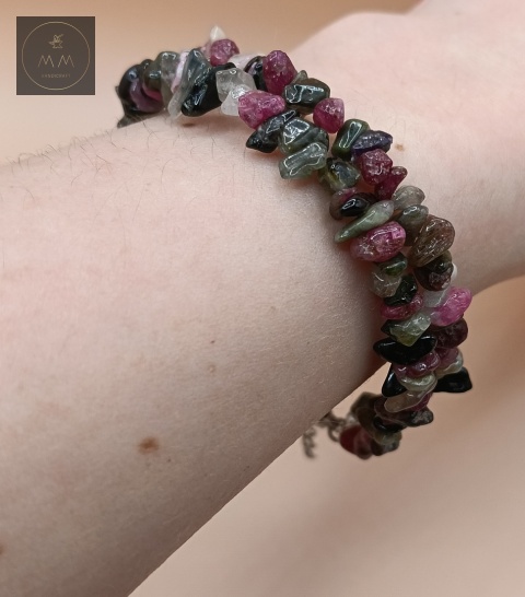bransoletka-z-kamieni-naturalnych-turmalin-kolorowy-handmade-na-nadgarstku