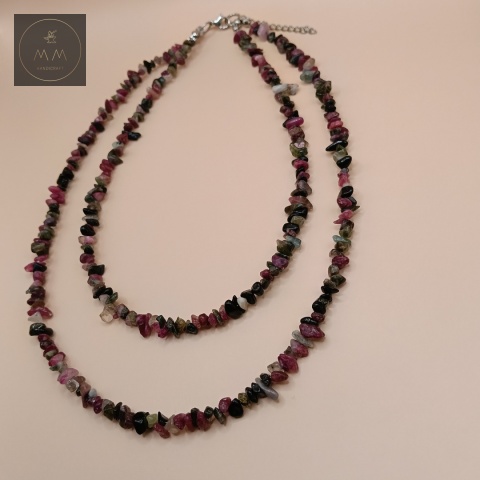naszyjnik-z-kamieni-naturalnych-turmalin-mix-kolorów--sieczka-handmade-zbliżenie