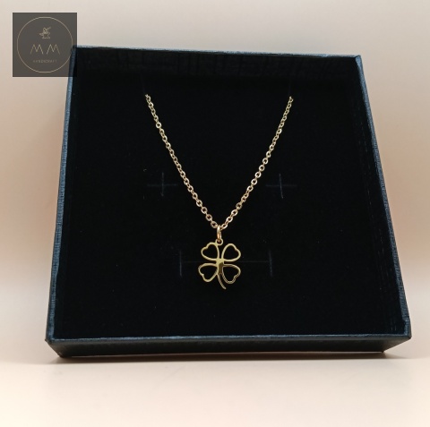 naszyjnik-koniczynka-stal-chirurgiczna-handmade-zbliżenie-zawieszki