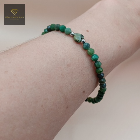 bransoletka-SERCE-AFRYKI-z-kamieni-naturalnych-jadeit-i-turkus-afrykański-handmade-na-nadgarstku