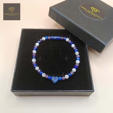 bransoletka-SZEPT-INTUICJI-z-kamieni-naturalnych-kamień-księżycowy-ametyst-lapis-lazuli-handmade-w-ozdobnym-pudełku