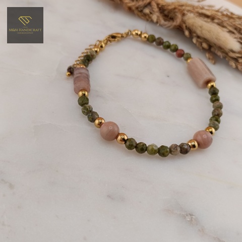 bransoletka-z-kamieni-naturalnych-rodonit-kwarc-unakit-handmade-zbliżenie-na-kamienie