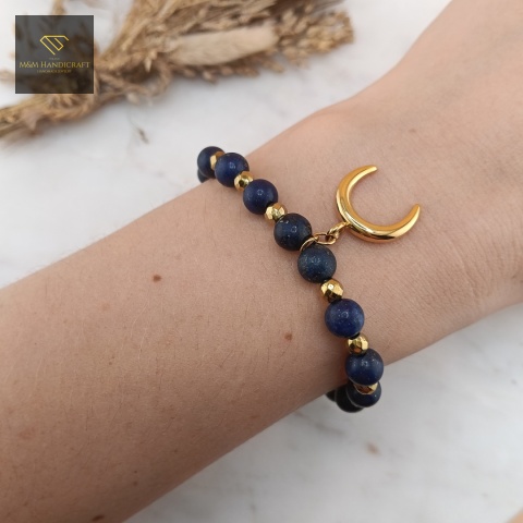 bransoletka-z-kamieni-naturalnych-lapis-lazuli-i-hematyt-zawieszka-róg-obfitości-handmade-na-nadgarstku