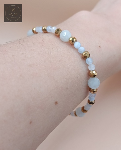 bransoletka-z-kamieni-naturalnych-akwamaryn-fasetowany-i-hematyt-handmade-na-nadgarstku