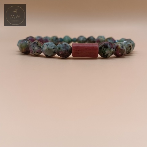 bransoletka-z-kamieni-naturalnych-jaspis-apatyt-i-rodonit-handmade-zbliżenie-na-kamienie