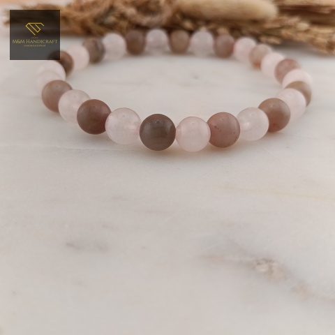 bransoletka-z-kamieni-naturalnych-kwarc-różowy-rodonit-handmade-zbliżenie-na-kamienie