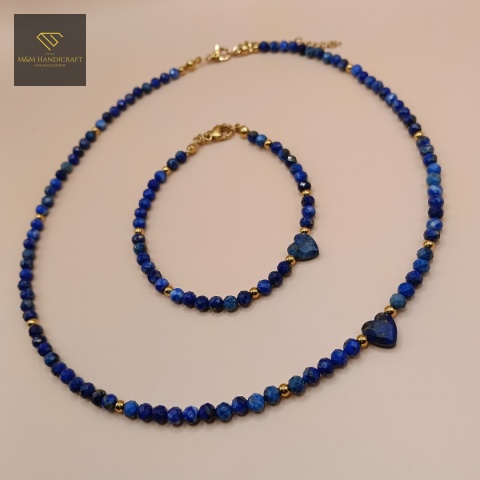 zestaw-biżuterii-z-kamieni-naturalnych-lapis-lazuli-handmade-zbliżenie-na-kamienie