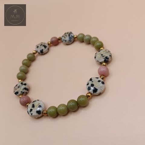 bransoletka-z-kamieni-naturalnych-jaspis-matcha-jaspis-dalmatyński-rodonit-i-hematyt-handmade-zbliżenie