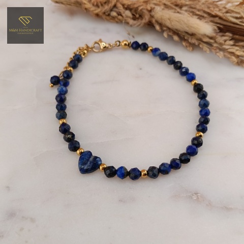 bransoletka-z-kamieni-naturalnych-lapis-lazuli-handmade-zbliżenie-na-kamienie