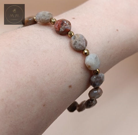 bransoletka-z-kamieni-naturalnych-jadeit-brązowy-i-hematyt-handmade-na-nadgarstku