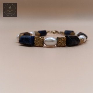 Elegancka bransoletka z sodalitu, naturalnych pereł i hematytu - biżuteria handmade