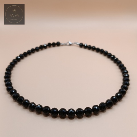 choker-z-kamieni-naturalnych-czarny-turmalin-disco-handmade-zbliżenie-na-kamienie