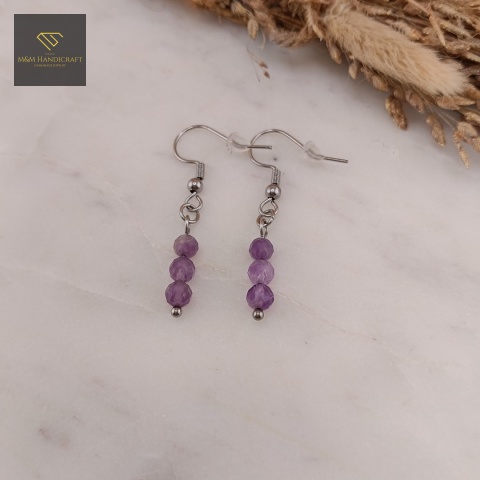 kolczyki-z-kamieni-naturalnych-ametyst-bigle-stal-chirurgiczna-handmade-zbliżenie