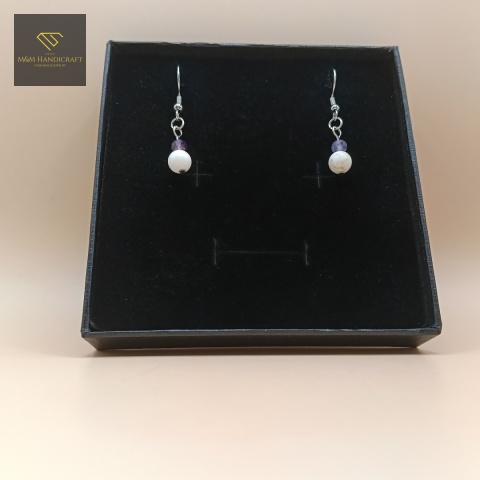 kolczyki-z-kamieni-naturalnych-ametyst-i-magnezyt-bigle-stal-chirurgiczna-handmade