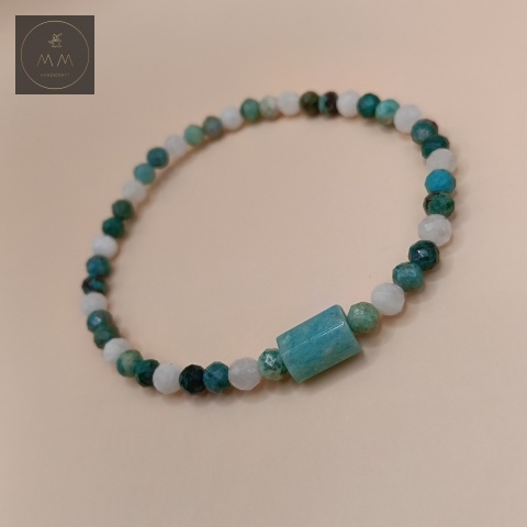 bransoletka-z-kamieni-naturalnych-kamień-księżycowy-chryzokola-i-amazonit-handmade-zbliżenie