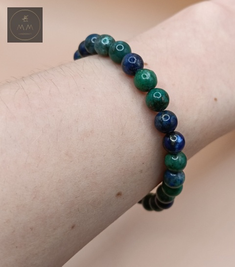 bransoletka-z-kamieni-naturalnych-azuryt-handmade-na-nadgarstku