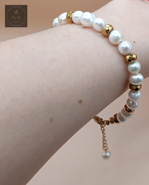 bransoletka-z-pereł-i-kamieni-naturalnych-hematyt-oponka-handmade-na-nadgarstku