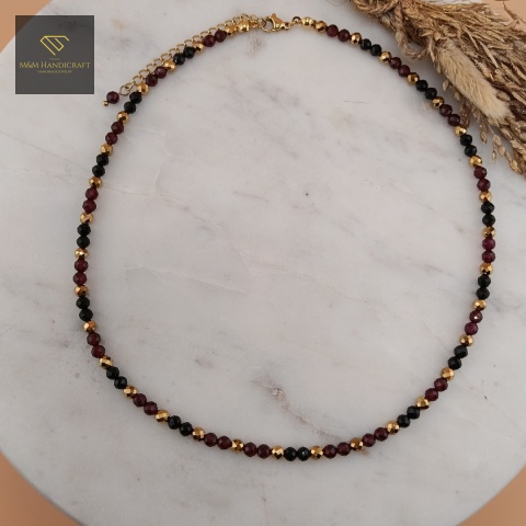 naszyjnik-dla-Barana-z-kamieni-naturalnych-granat-turmalin-hematyt-handmade-rzut-z-góry