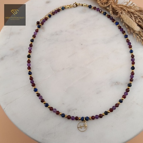 naszyjnik-dla-Strzelca-z-kamieni-naturalnych-lapis-lazuli-ametyst-granat-handmade-rzut-z-góry