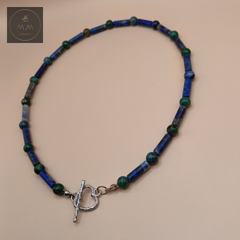 naszyjnik-z-kamieni-naturalnych-lapis-lazuli-i-azuryt-handmade-zbliżenie-na-kamienie