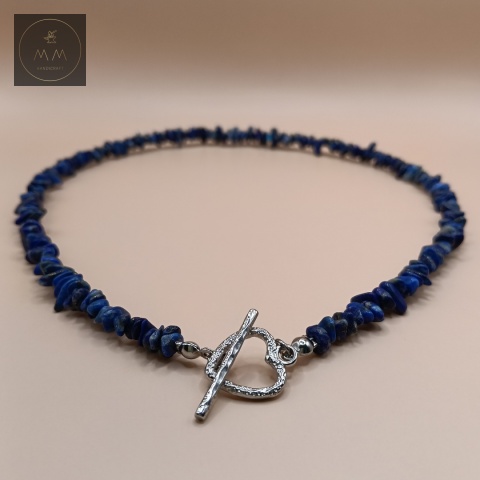 naszyjnik-z-kamieni-naturalnych-lapis-lazuli-sieczka-handmade-zbliżenie-na-kamienie