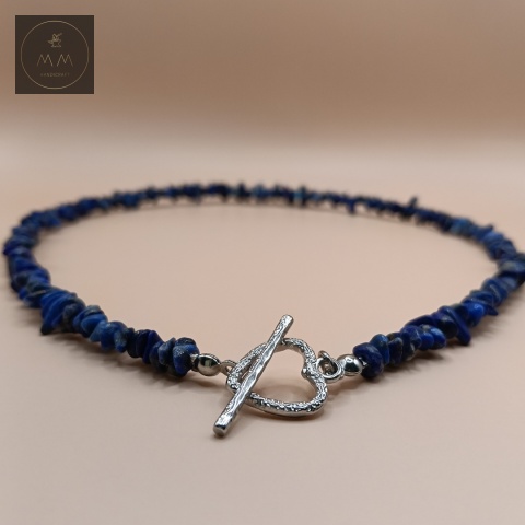 naszyjnik-z-kamieni-naturalnych-lapis-lazuli-sieczka-handmade-zbliżenie-na-zapięcie